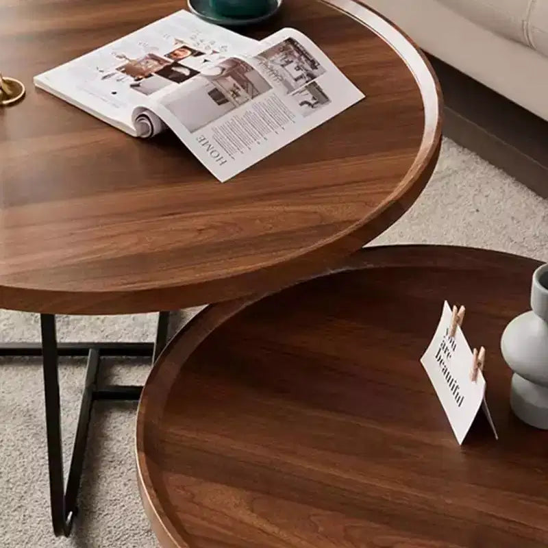 Set di 2 tavolini da caffè rotondi impilabili marroni – Gambe in metallo, piano in legno, stile moderno di metà secolo