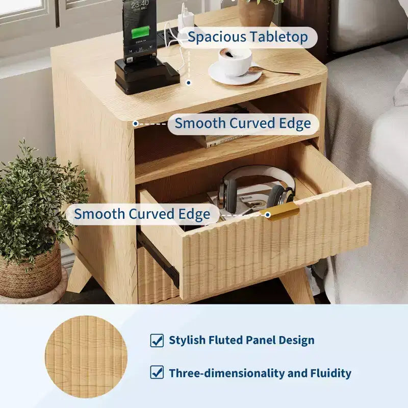 Comodino scanalato con porte USB e prese elettriche, Marrone / Naturale, 2 cassetti, Confezione da 1 o 2
