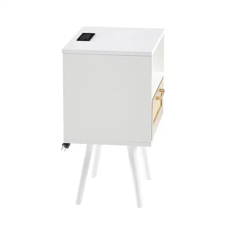 Comodino Bianco in Rattan con Cassetto e Porte di Ricarica USB – 1 Persona